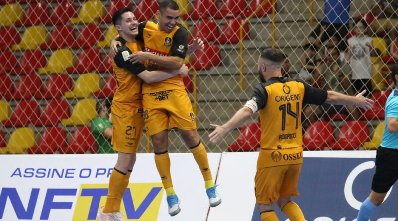 CORINTHIANS FUTSAL AVANÇA PARA A GRANDE FINAL DO CAMPEONATO