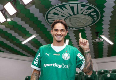 Palmeiras trás Khellven, sombra de Giay e Marcos Rocha