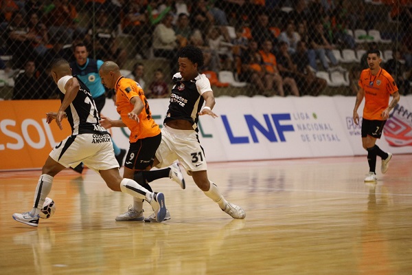 LNF, Carlos Barbosa vence Corinthians de virada