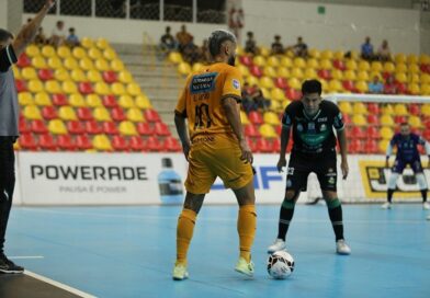 Magnus vence Marreco e assume vice liderança da LNF